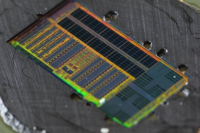  Light-Based Microprocessor Chip 