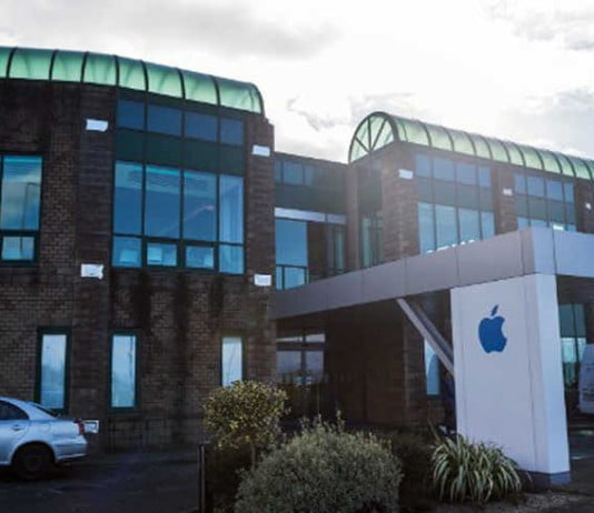 Hackers Are Offering $23,000 To Apple Employees