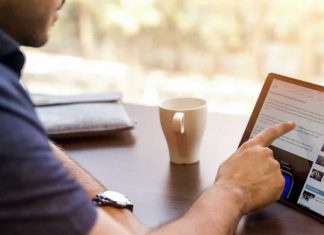 The Benefits of Using Self-Service Kiosks While the Hotel Industry Resumes Business During the Pandemic iPad technology