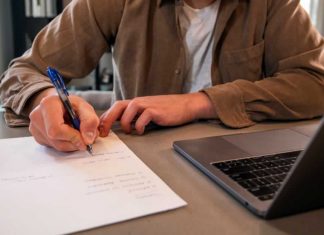 Who Benefits From an Online Degree? Online degrees