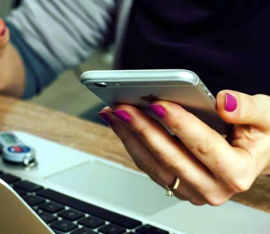 Using and managing smartphone Using and managing smartphone