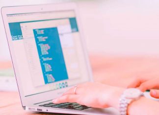 How Technology is Transforming Business Technology is Transforming Business