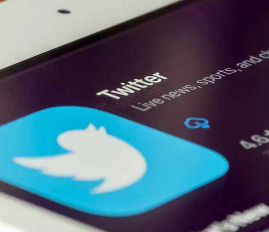 Twitter app page Twitter app page